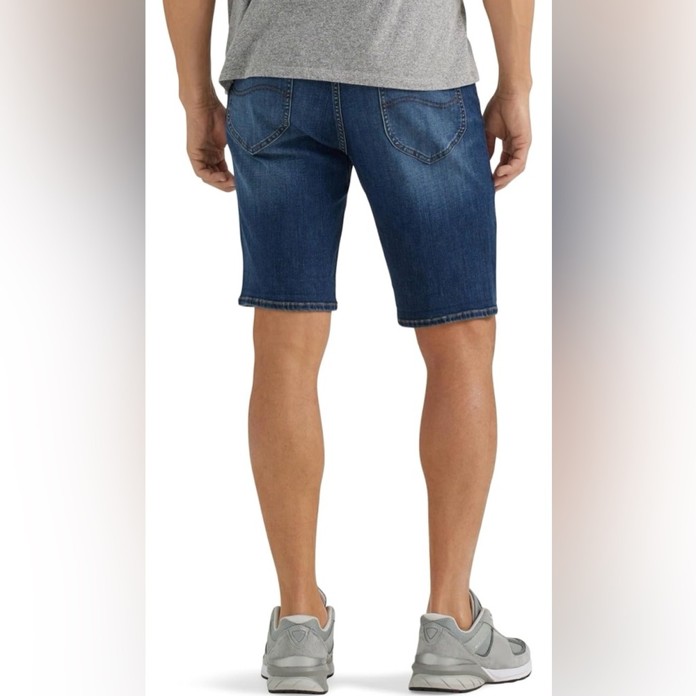 Lee Extreme Motion Men's Denim Shorts Straight Fit Stretch Size 42 X 10.5” Dusk - Picture 3 of 11